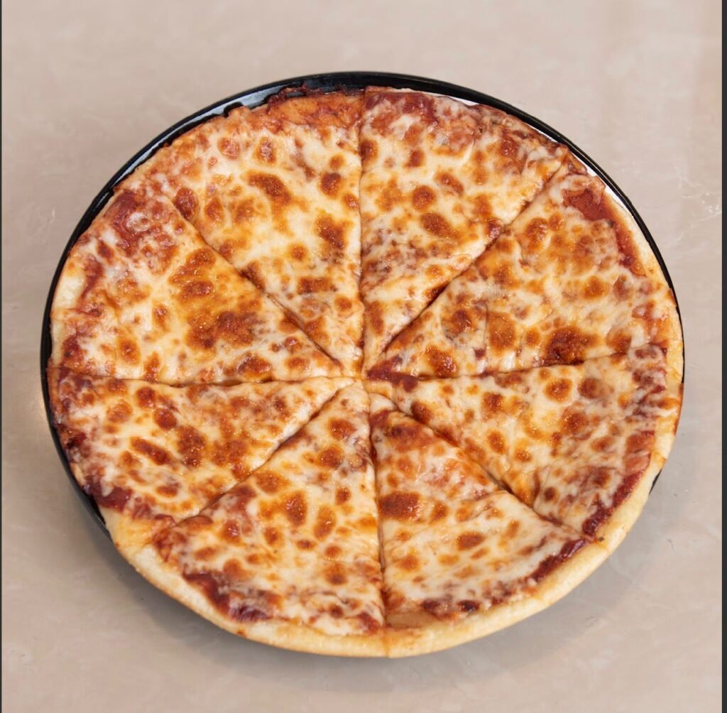 بيتزا جبن كبير