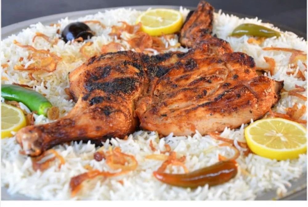 نص دجاج مع رز